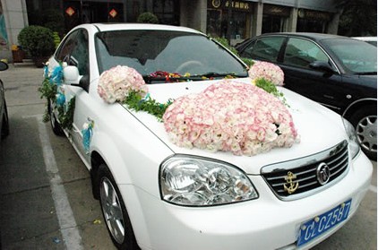 结婚风水之婚礼选车的风水 结婚用车风水不容忽视